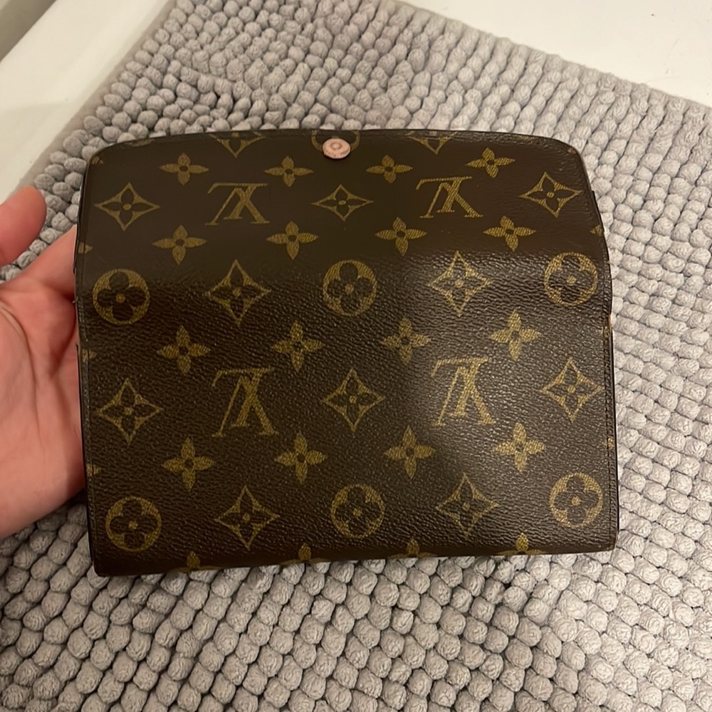 Authentic Louis Vuitton Emilie Wallet - Picture 5 of 10